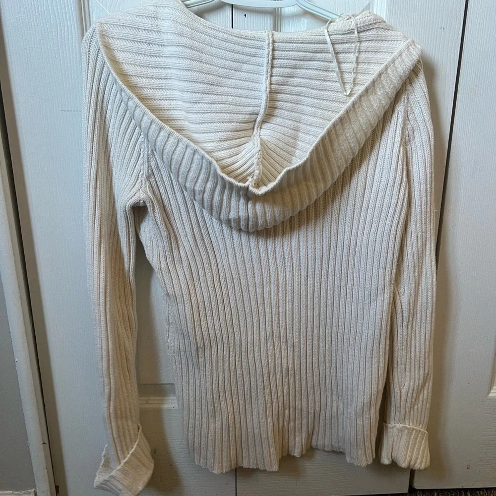 Cozy Cable Knit Sweater - Picture 5 of 6